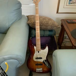 Marcus Miller V7